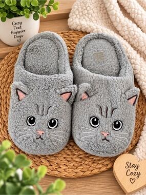 Cozy Plush Cat Slippers • Size 9.5-10.5